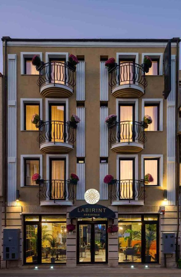 Labirint Boutique Hotel 布加勒斯特 外观 照片