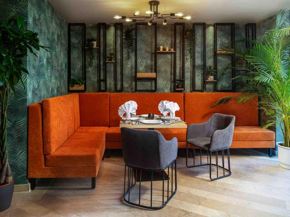 Labirint Boutique Hotel 布加勒斯特 外观 照片