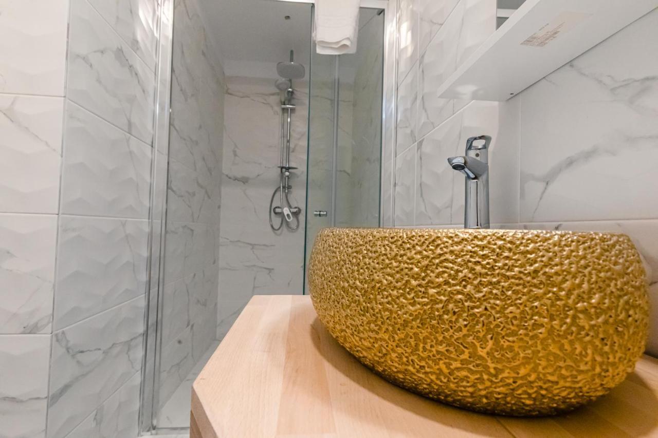 Labirint Boutique Hotel 布加勒斯特 外观 照片