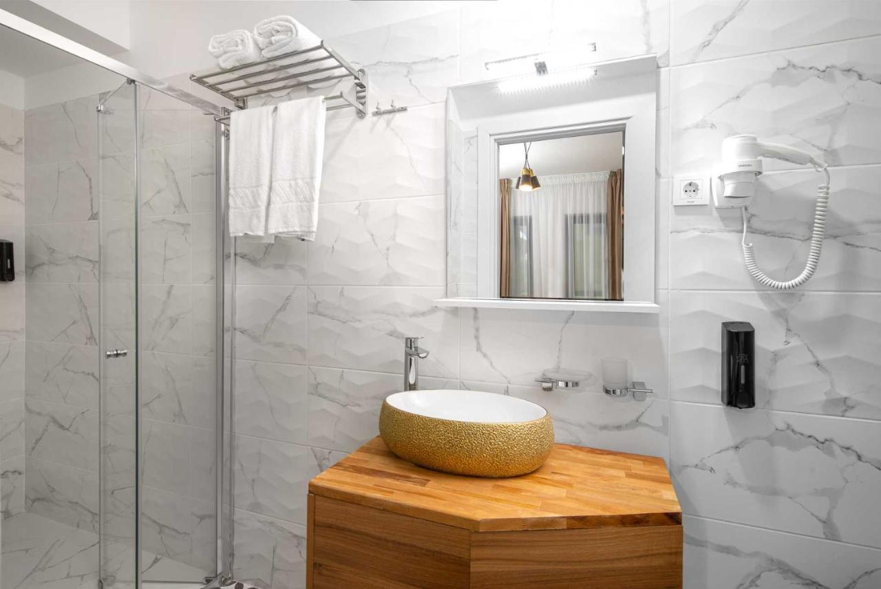 Labirint Boutique Hotel 布加勒斯特 外观 照片
